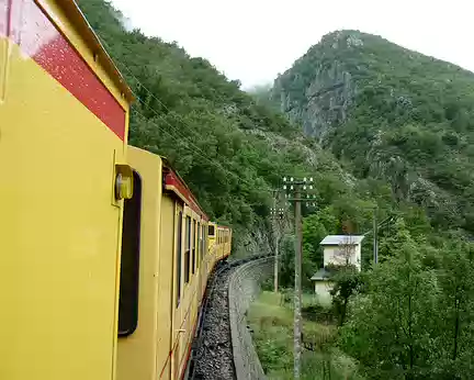 PXL034 Train jaune